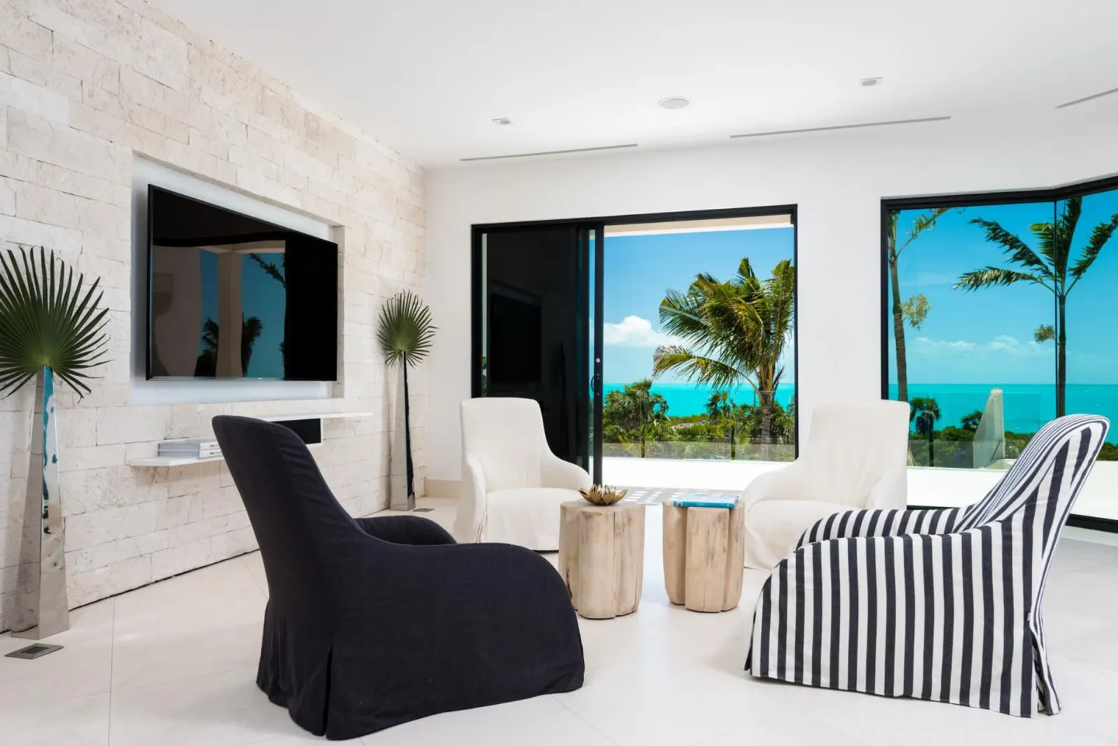 7 nopți la 12-Bedroom Villa Sleeping 24, Providenciales, fotografia 12