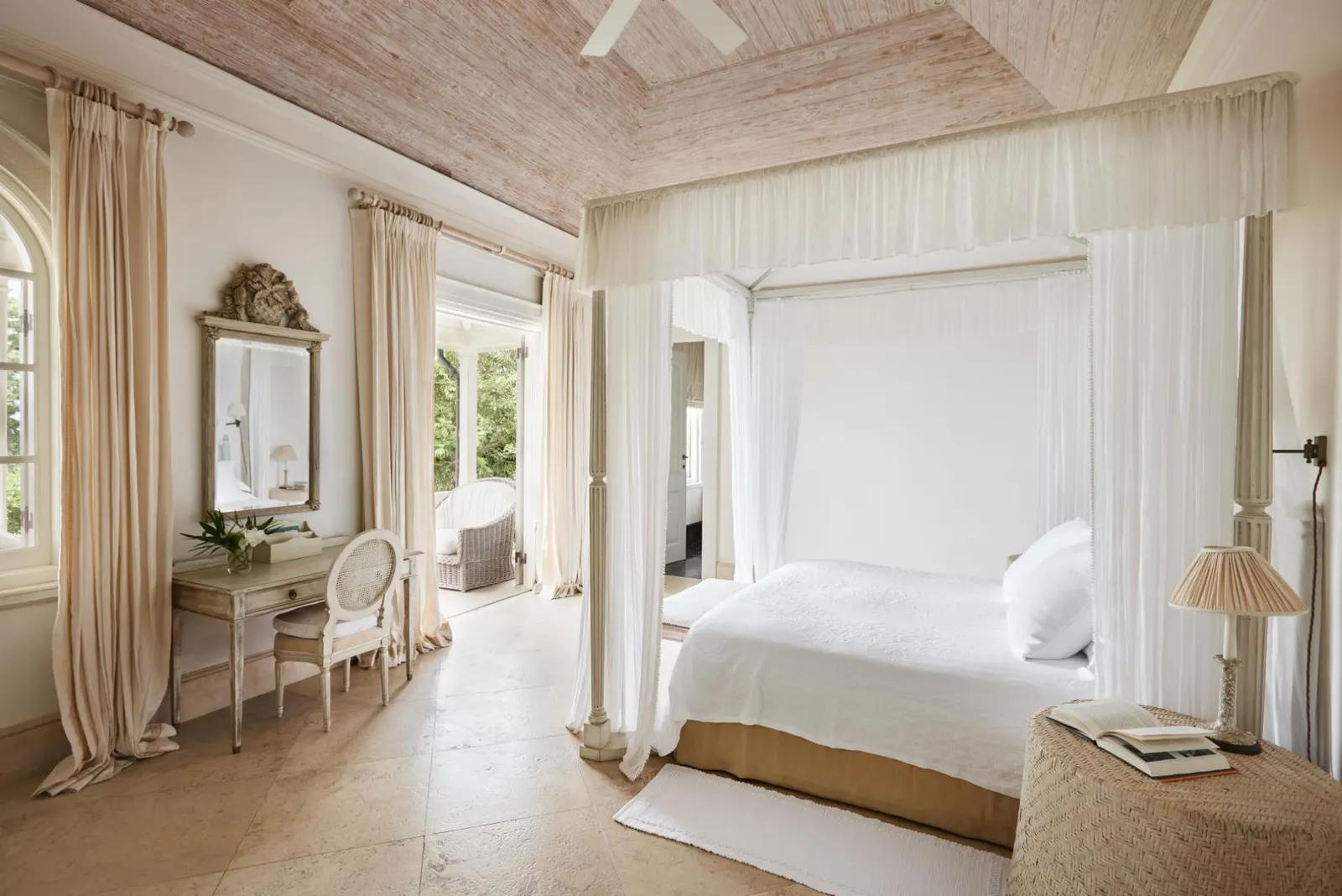 6-Bed Villa with Swimming pool, Dovers, photo 19