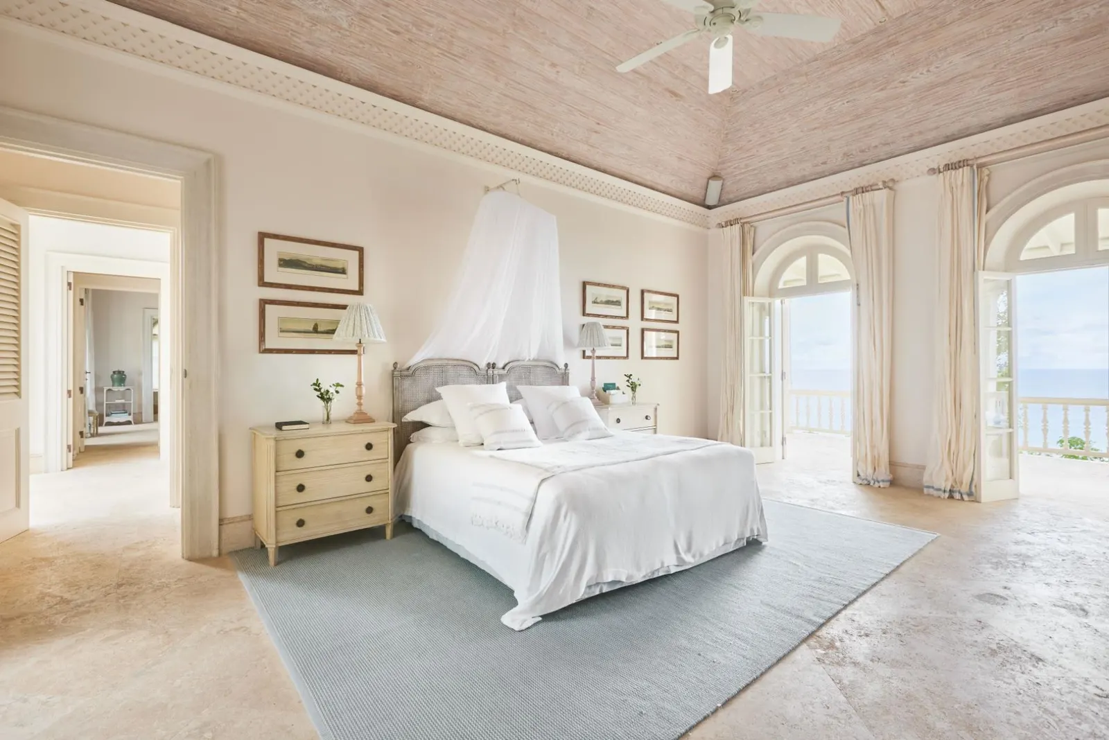 6-Bed Villa with Swimming pool, Dovers, photo 18