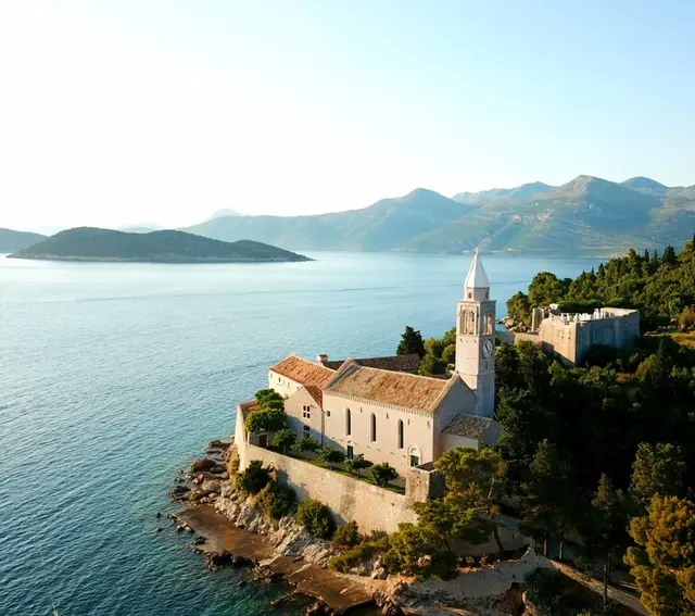 5-Bedroom Villa with Mountain view, Sleeps 10