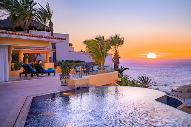 Vilă cu piscină și vedere la mare în Cabo San Lucas
