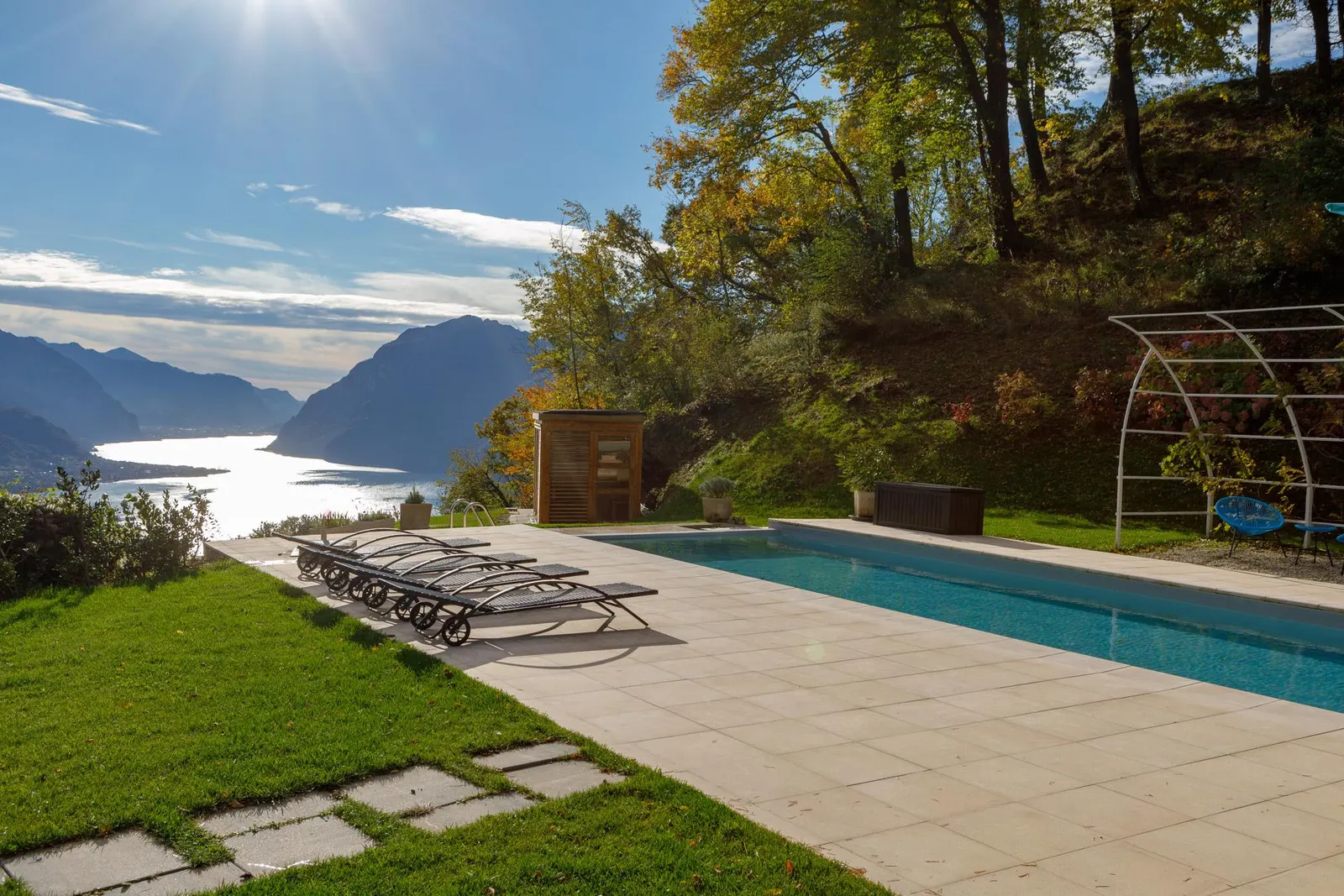Vilă cu 6 dormitoare și piscină, pentru 12 persoane, fotografia 2
