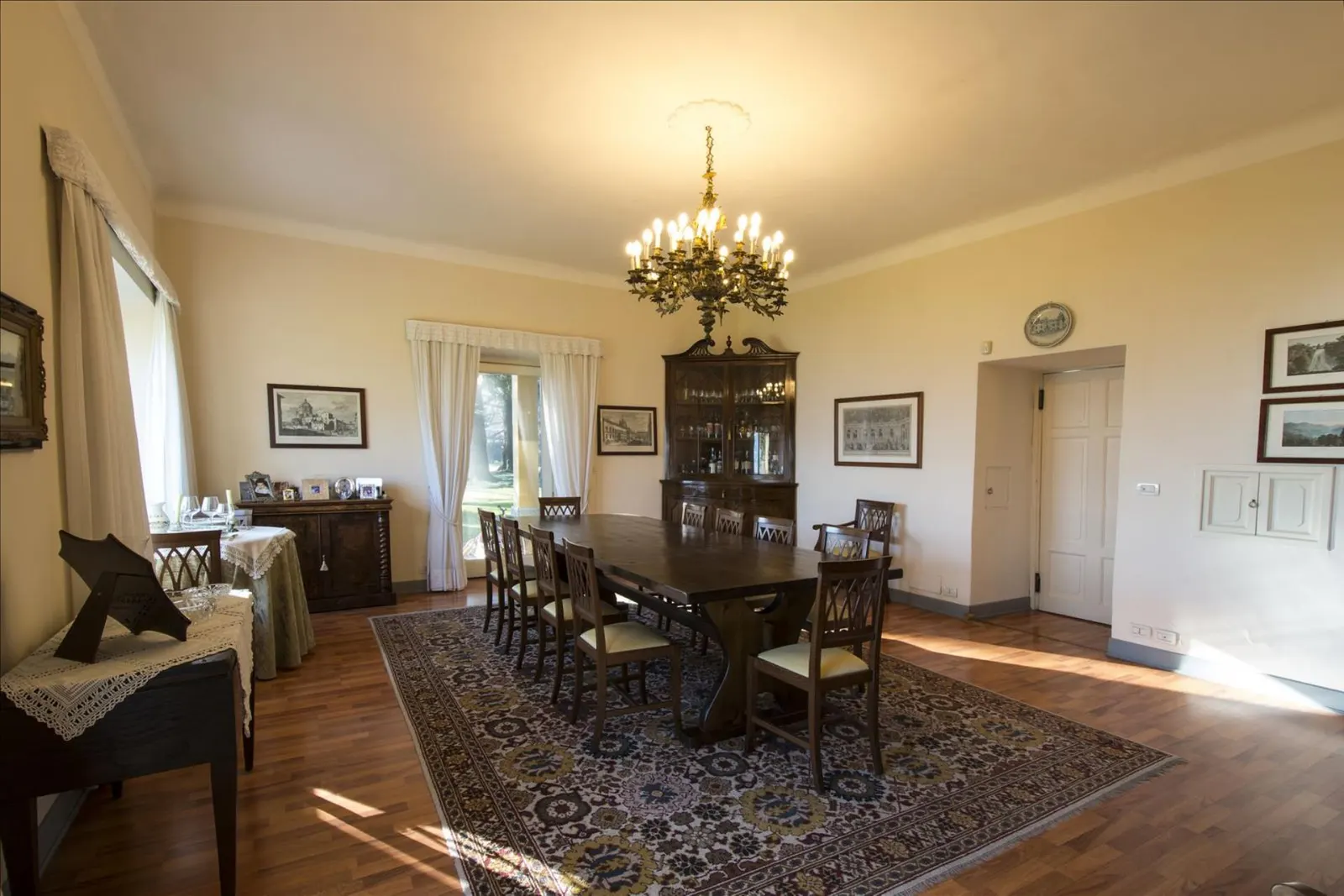 9-Bedroom Villa Sleeping 18, Annone di Brianza, photo 17