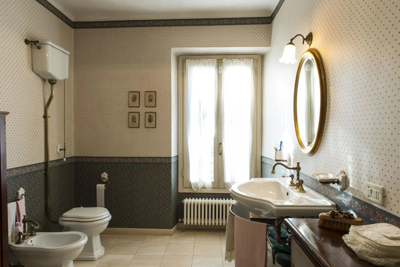 9-Bedroom Villa Sleeping 18, Annone di Brianza, photo 31