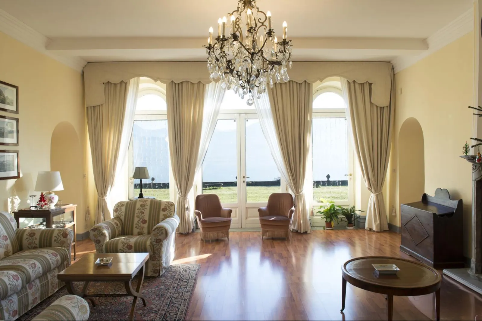 9-Bedroom Villa Sleeping 18, Annone di Brianza, photo 13