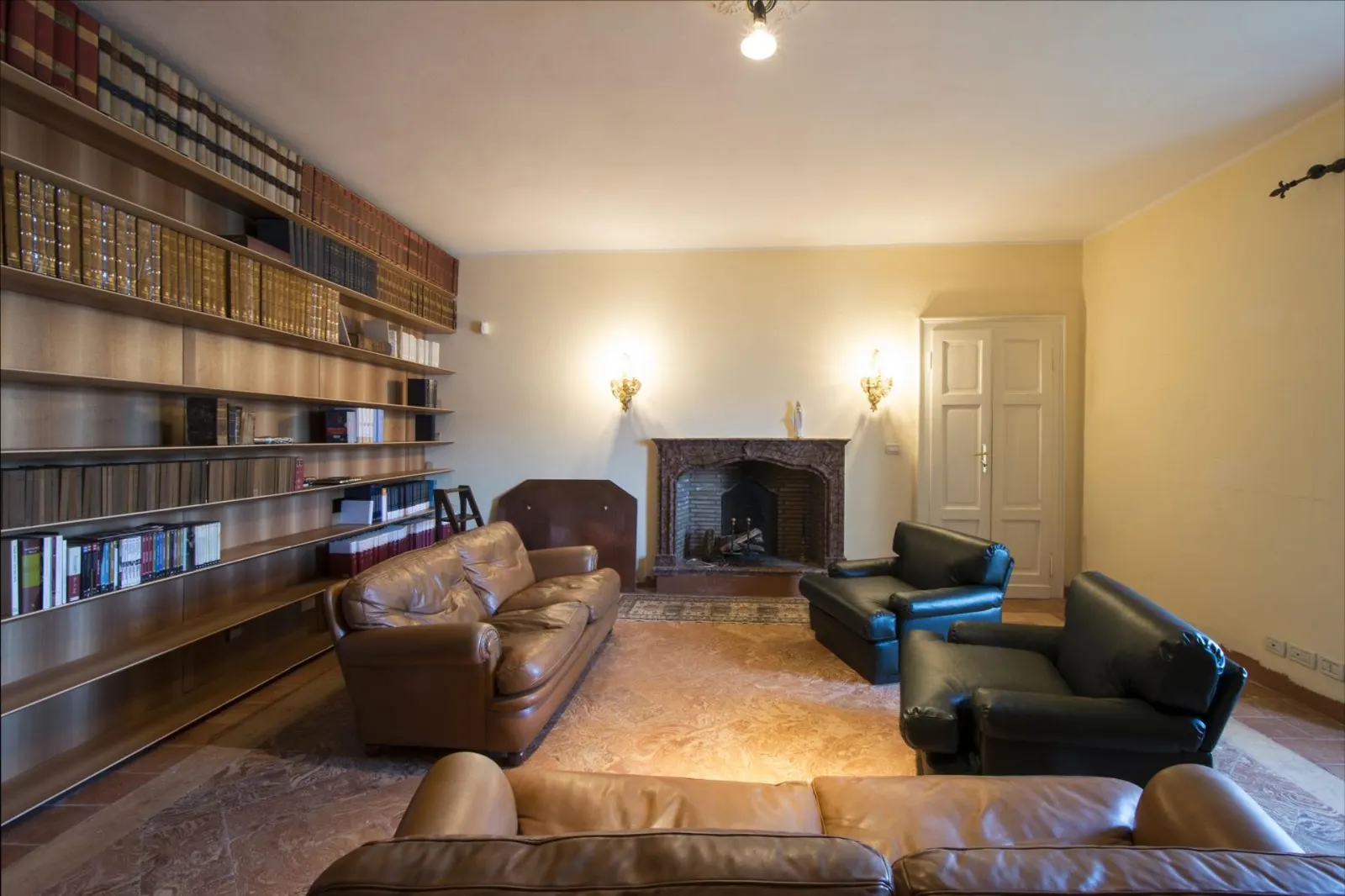 9-Bedroom Villa Sleeping 18, Annone di Brianza, photo 16