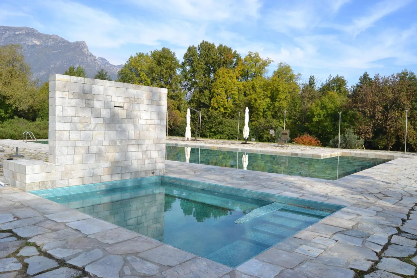 9-Bedroom Villa Sleeping 18, Annone di Brianza, photo 3