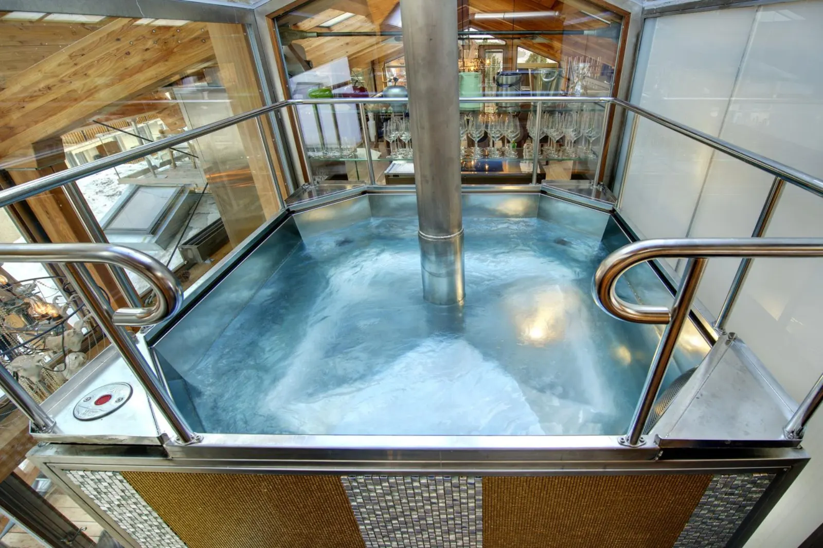 Chalet cu jacuzzi și vedere la munte în Zermatt, fotografia 3