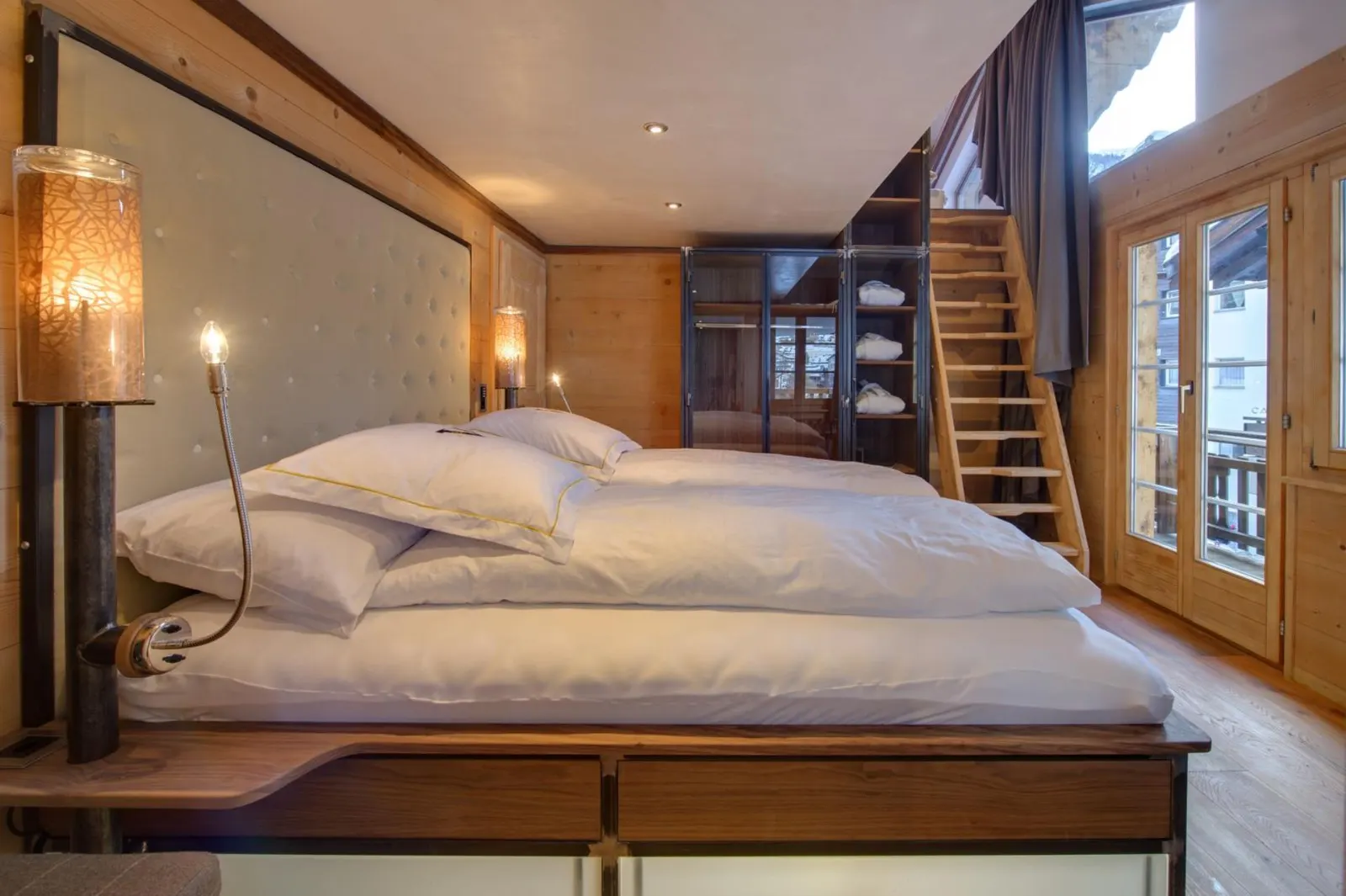 Chalet cu jacuzzi și vedere la munte în Zermatt, fotografia 10