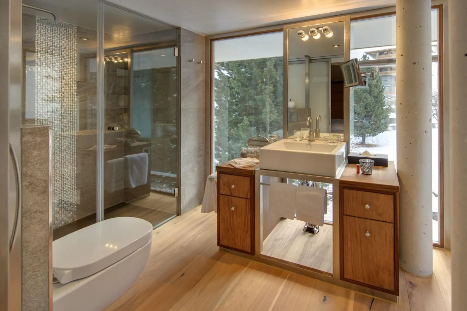 Chalet cu jacuzzi și vedere la munte în Zermatt, fotografia 13