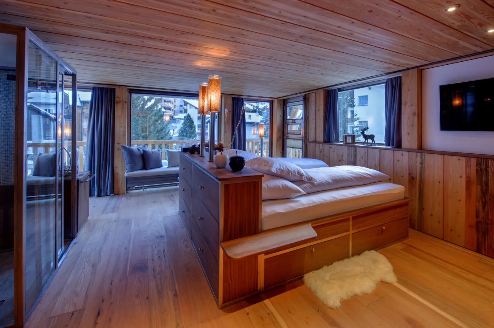 Chalet cu jacuzzi și vedere la munte în Zermatt, fotografia 9