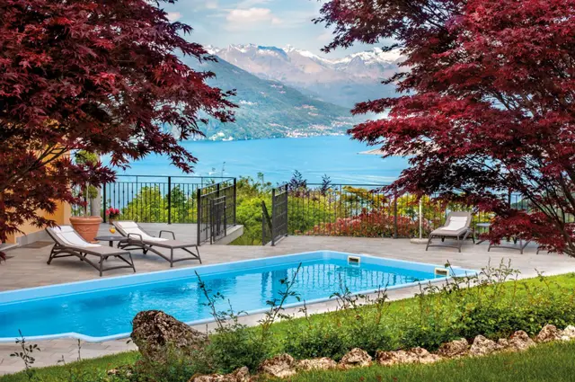 Vilă cu piscină încălzită și vedere la mare în San Giovanni