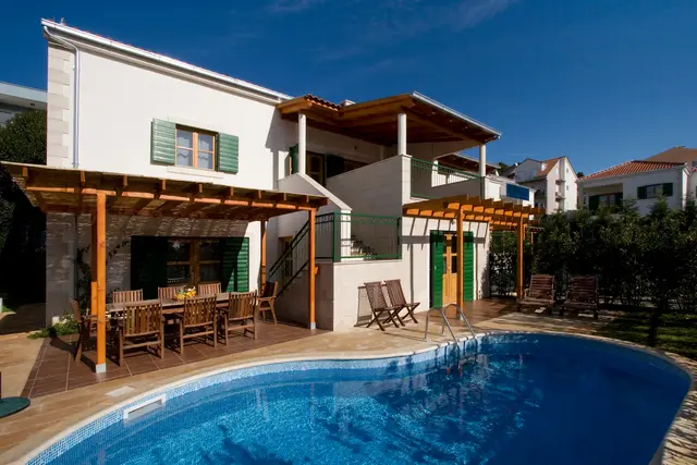 4-Bedroom Villa in Lesina