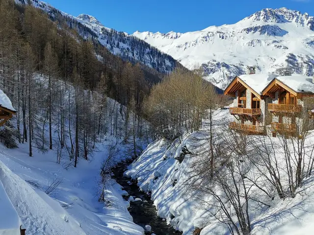 7 nopți la 4-Bed Chalet with Jacuzzi, Val-d'Isère