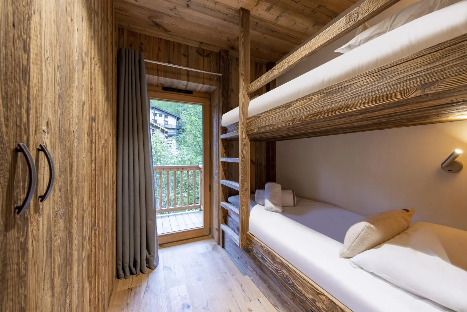 Chalet cu 4 dormitoare și jacuzzi, Val-d'Isère, fotografia 17