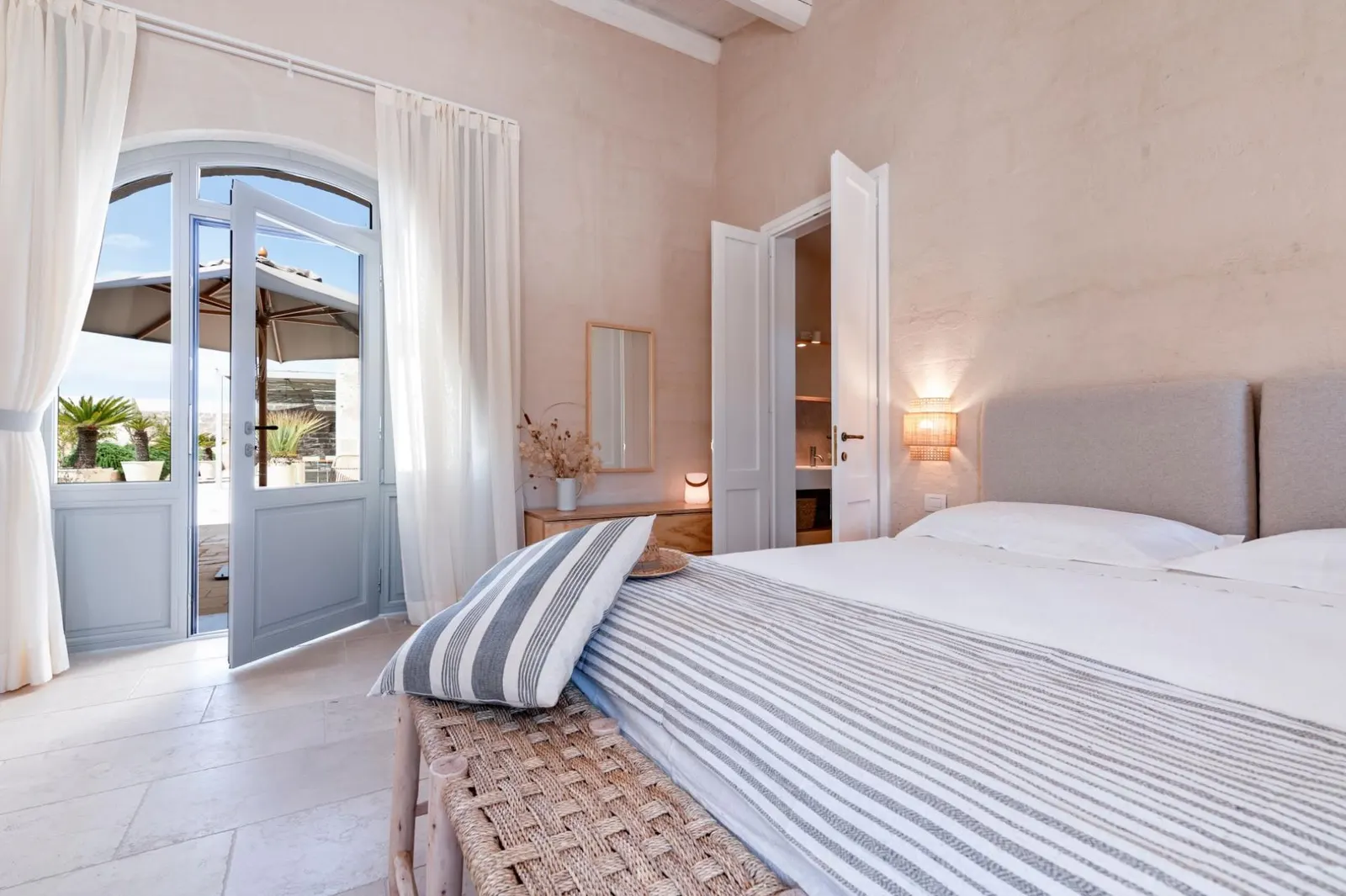 Villa with Swimming pool in Salice Salentino, photo 25