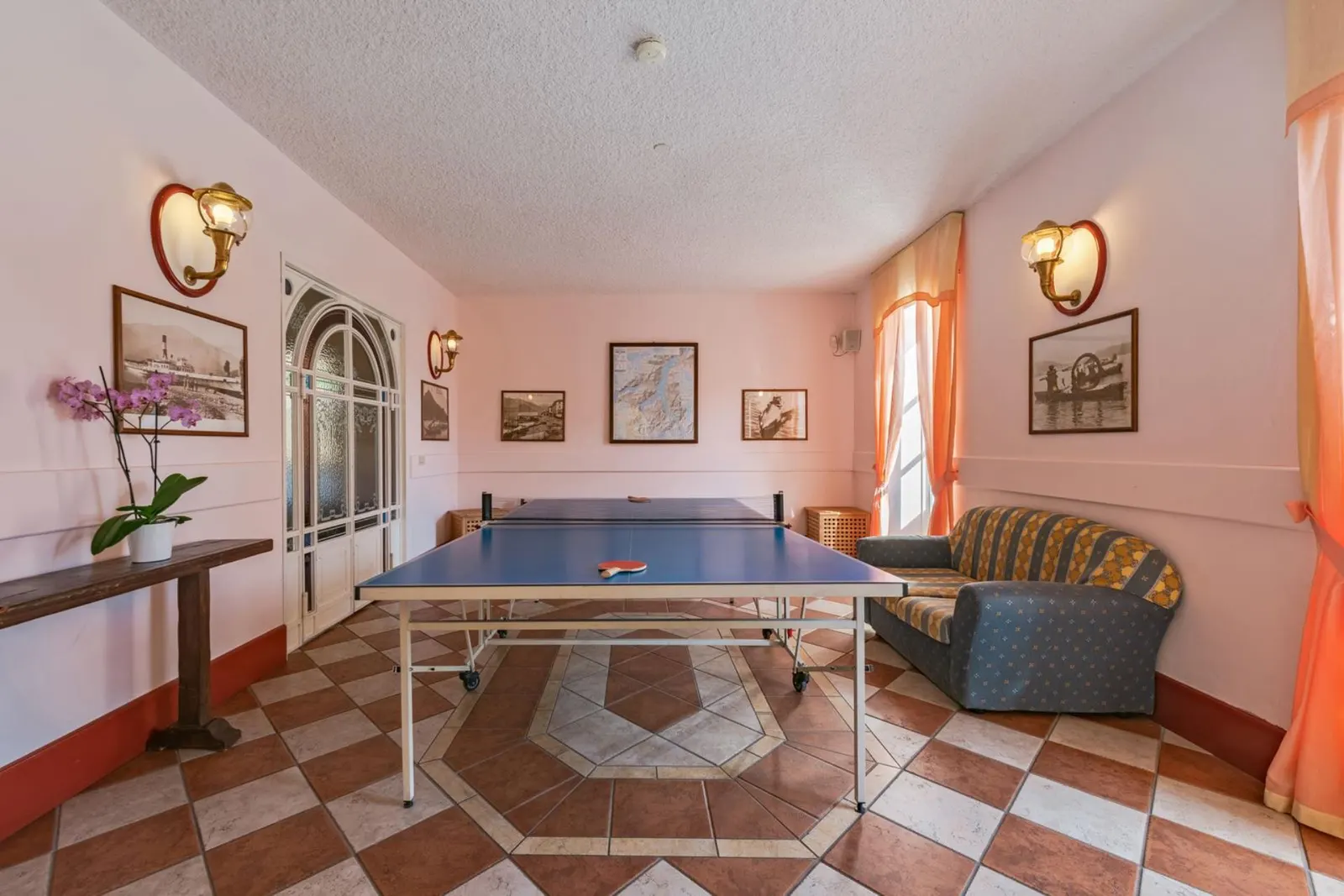 7 nopți la Villa for 14 Guests in Pianello del Lario, fotografia 11