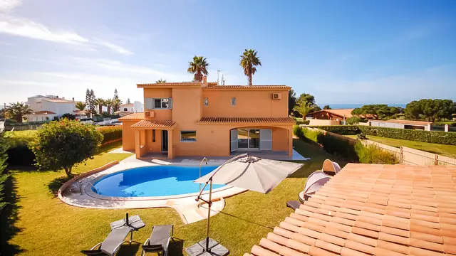 Villa for 12 Guests in Albufeira