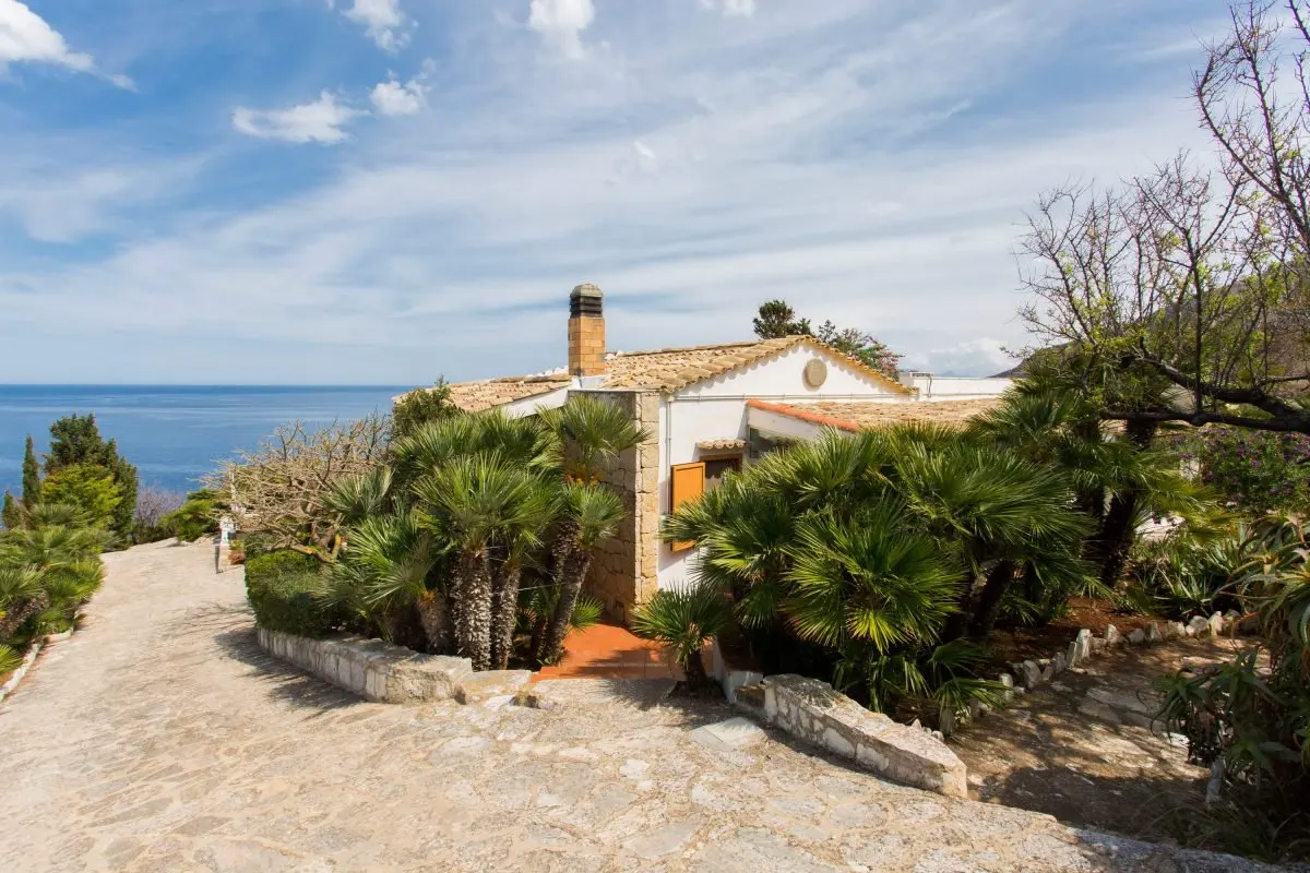 7 nights at 4-Bedroom Villa Sleeping 10, San Vito Lo Capo, photo 4