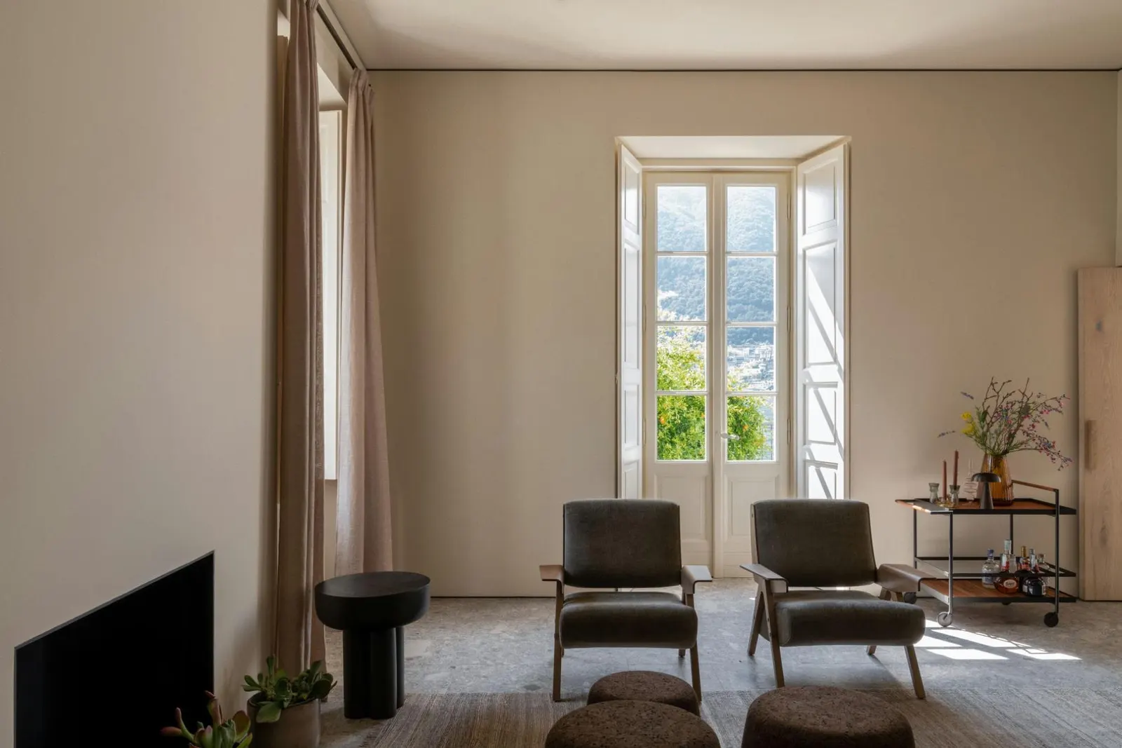 7 nopți la 6-Bedroom Villa Sleeping 12, Pognana Lario, fotografia 10