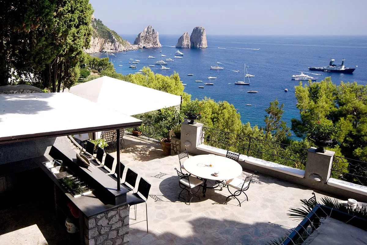 Vilă cu piscină și vedere la mare în Capri, fotografia 4