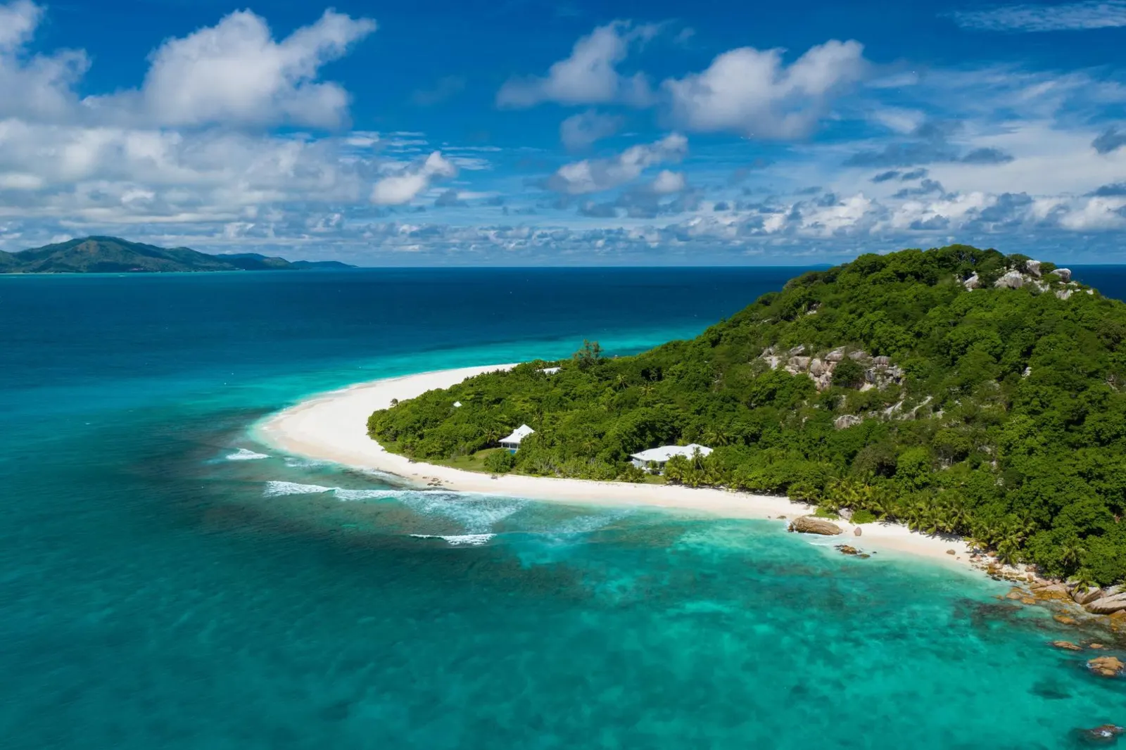 Vilă cu piscină în Grand Anse Praslin, fotografia 2
