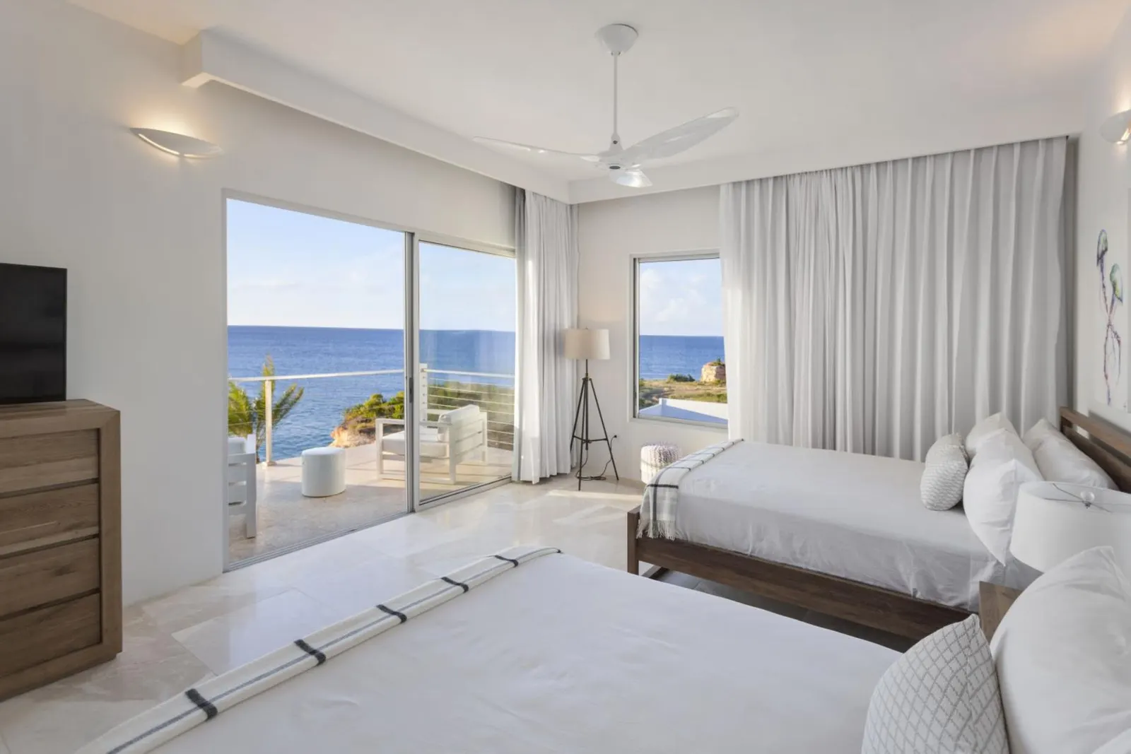 Vilă cu piscină încălzită și vedere la mare în Anguilla, fotografia 23
