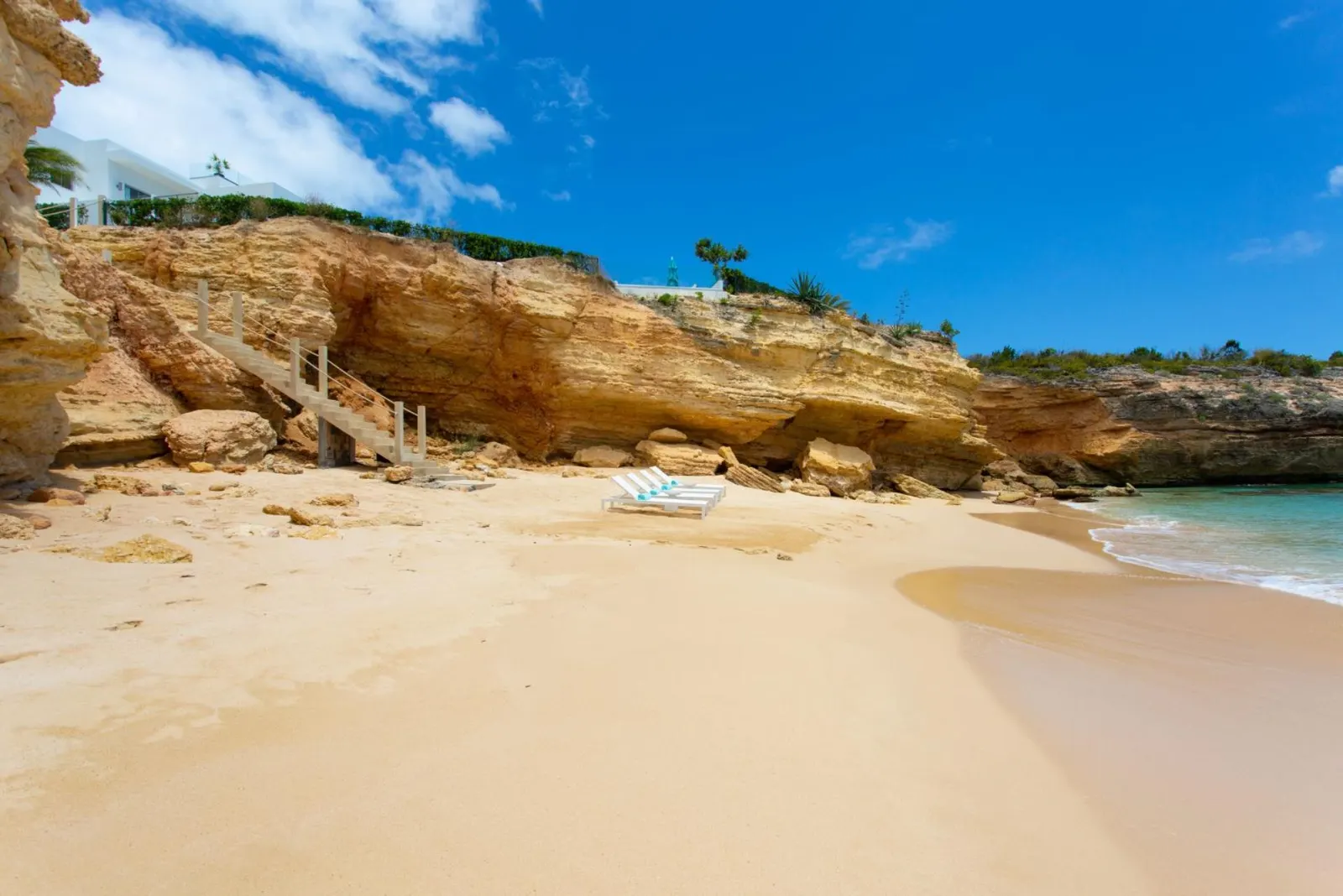 Vilă cu piscină încălzită și vedere la mare în Anguilla, fotografia 27