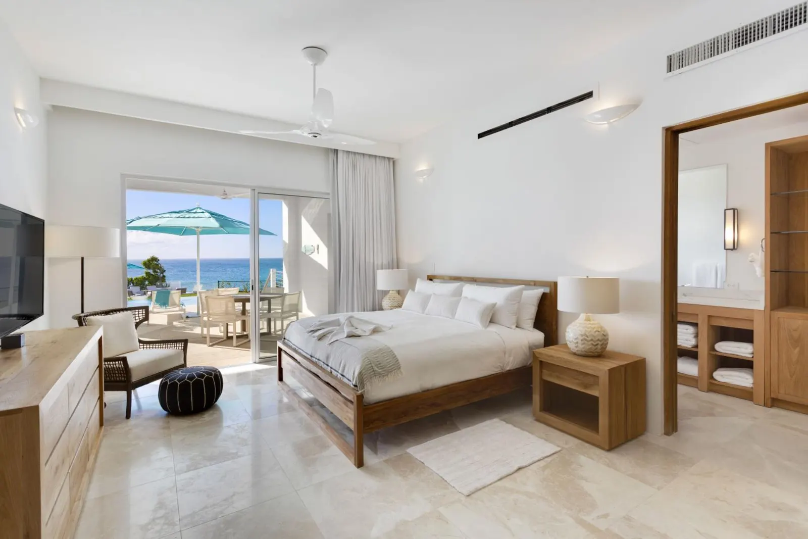 Vilă cu piscină încălzită și vedere la mare în Anguilla, fotografia 19