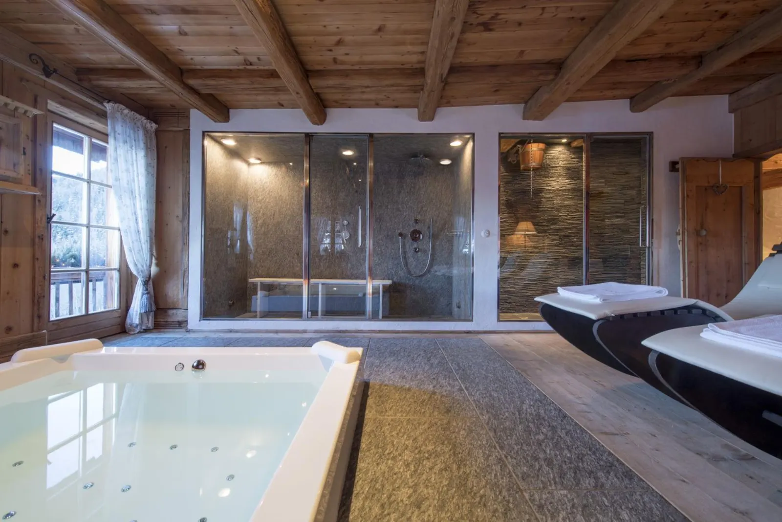 Cabana cu 4 dormitoare și piscină încălzită, pentru 10 persoane, fotografia 24