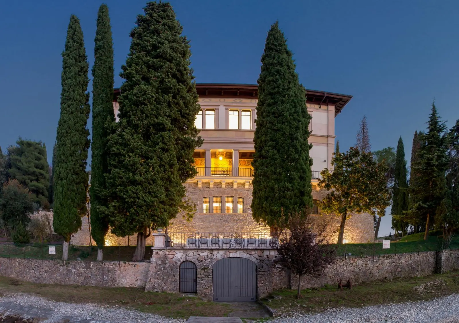 Vilă cu 9 dormitoare pentru 16 persoane, Garda, fotografia 3