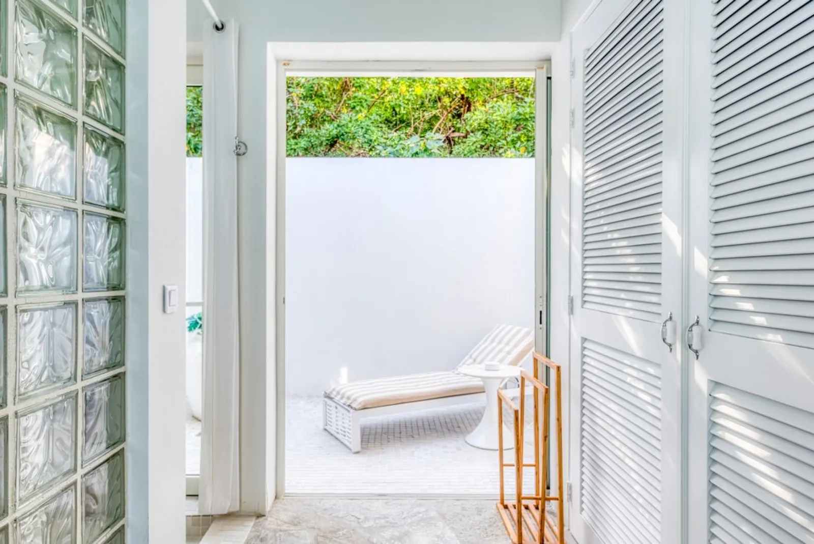 7 nopți la 6-Bedroom Villa in Les Terres Basses, fotografia 8
