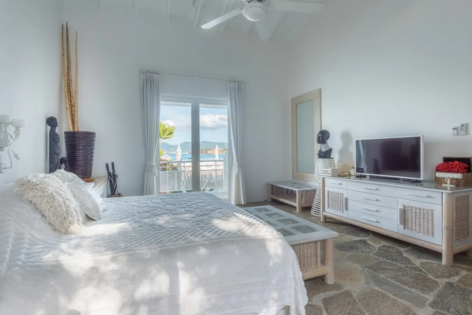 7 nopți la 6-Bedroom Villa in Les Terres Basses, fotografia 12