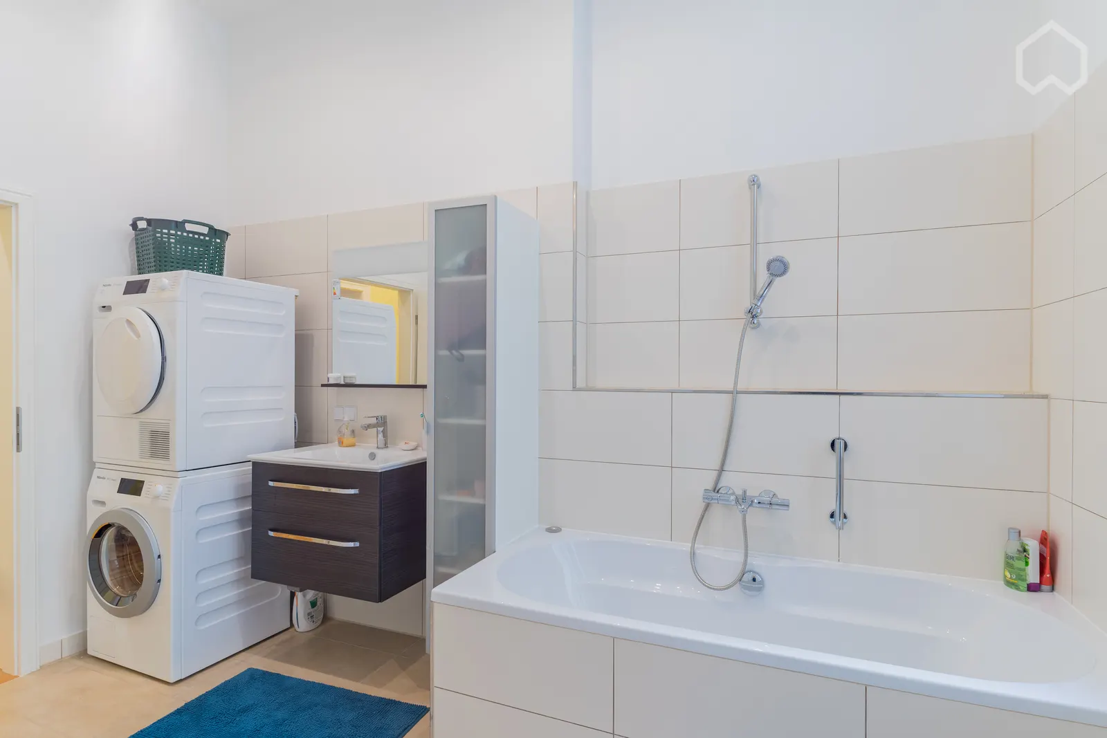 Apartment with Spa in Berlin, fotografia 13