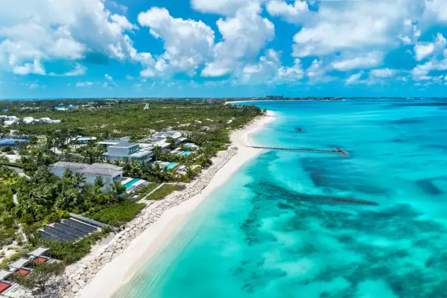 Sunny Beachside Villa for 12