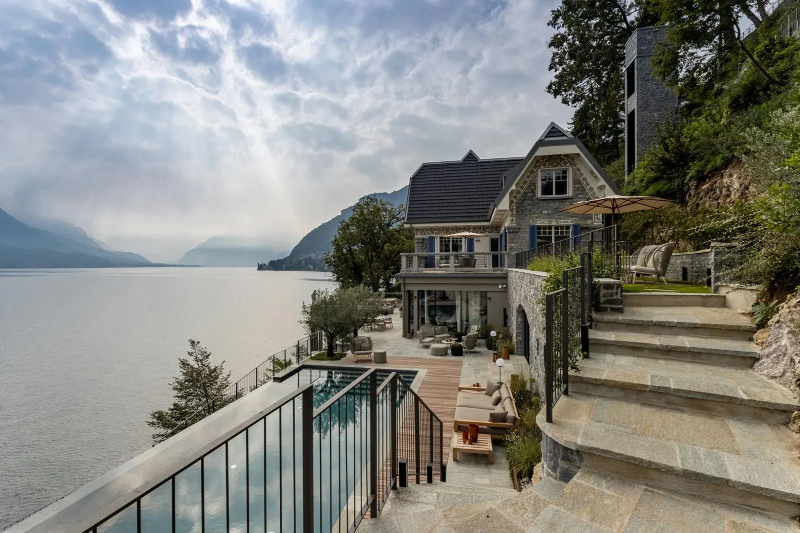 Vilă cu 7 dormitoare și piscină încălzită, San Giovanni, Lombardia, fotografia 6