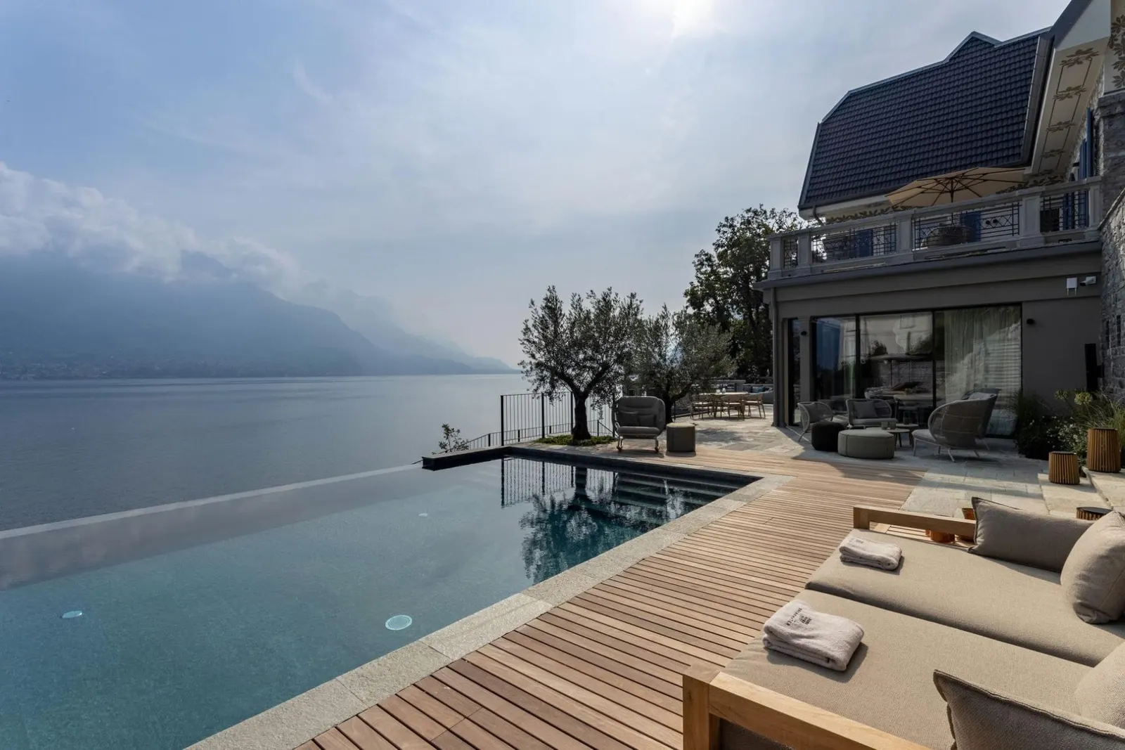 Vilă cu 7 dormitoare și piscină încălzită, San Giovanni, Lombardia, fotografia 3