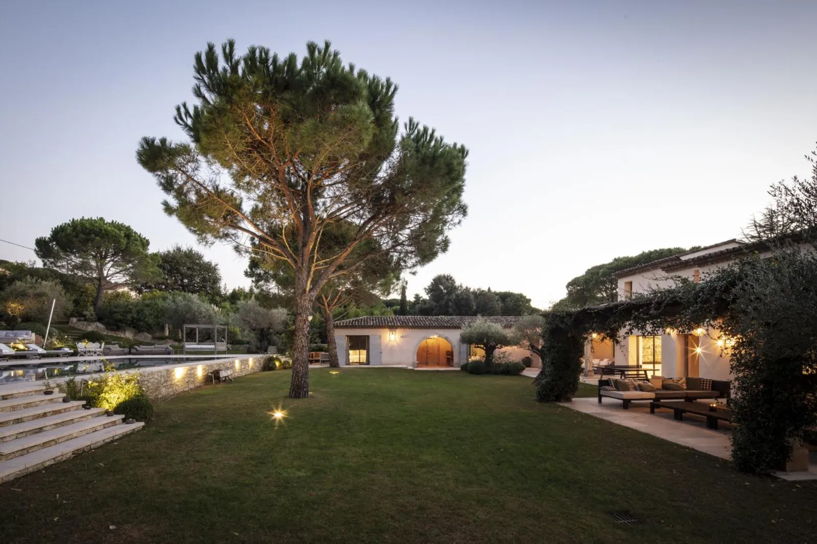 Vilă cu 9 dormitoare și piscină încălzită, Saint-Tropez, fotografia 3