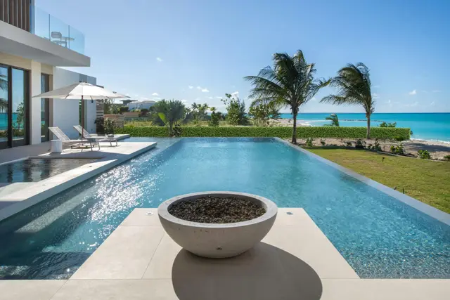 Vilă cu 8 dormitoare în Providenciales