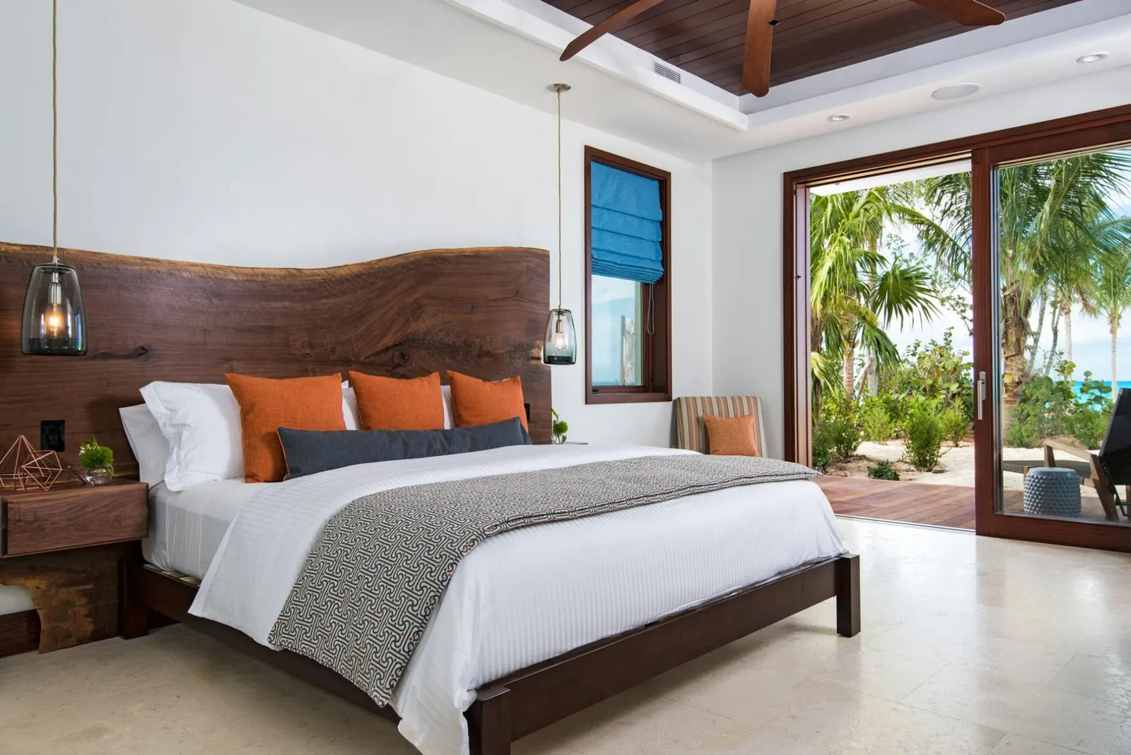 Vilă cu 11 dormitoare și piscină încălzită, Providenciales, fotografia 11