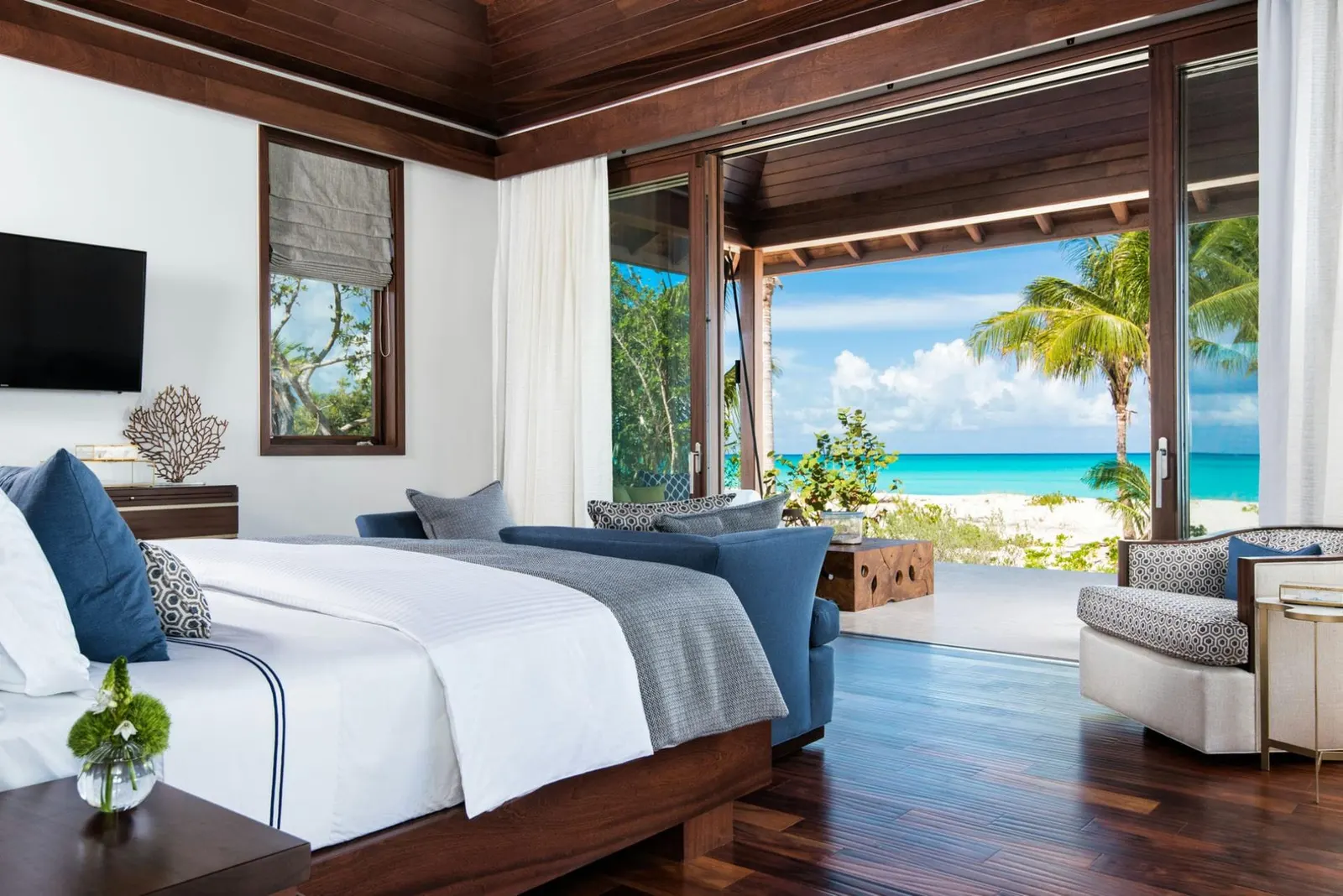 Vilă cu 11 dormitoare și piscină încălzită, Providenciales, fotografia 9