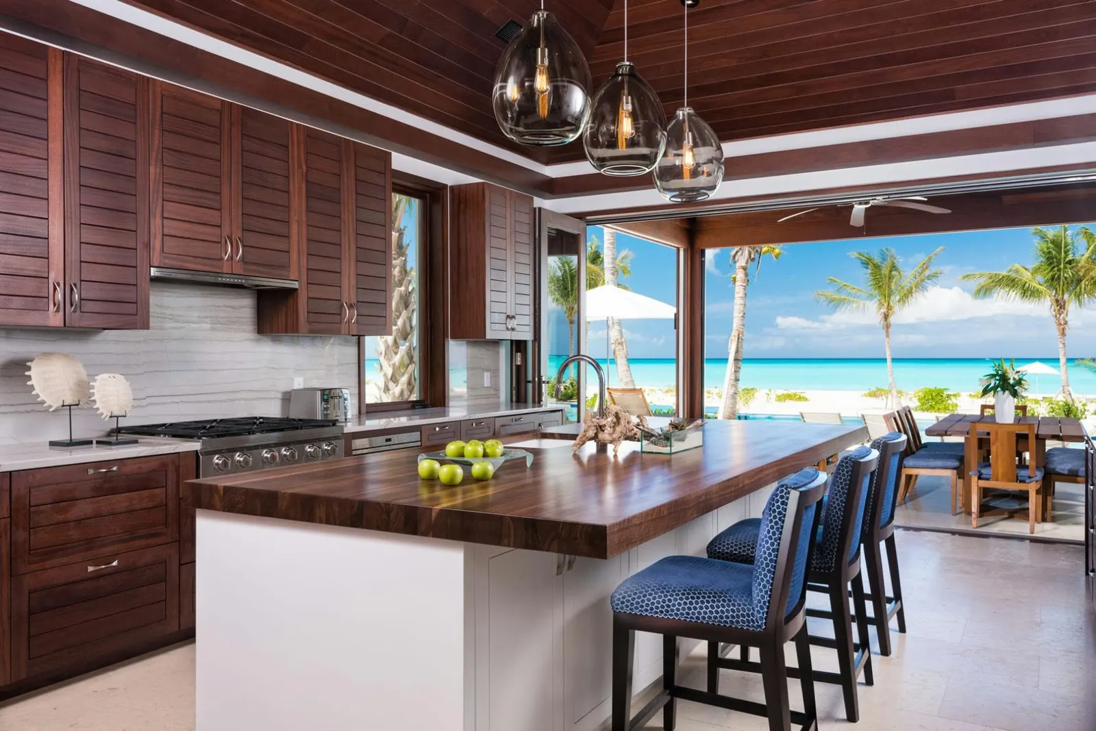 Vilă cu 11 dormitoare și piscină încălzită, Providenciales, fotografia 8