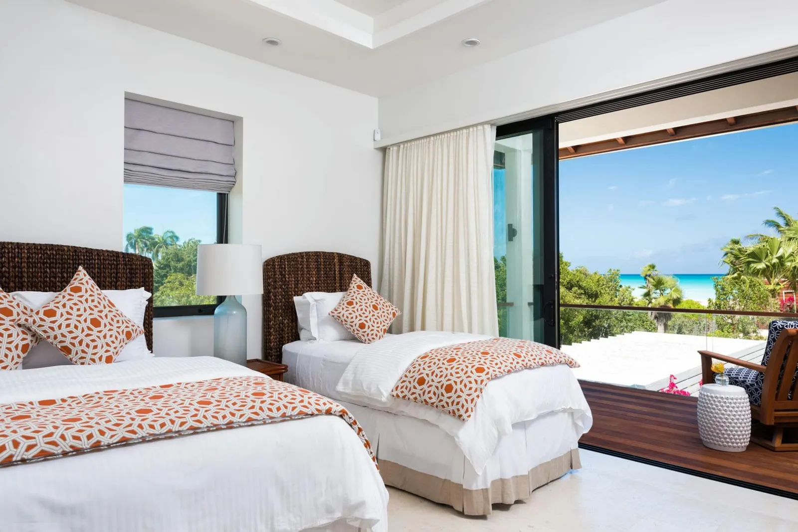 Vilă cu 11 dormitoare și piscină încălzită, Providenciales, fotografia 14