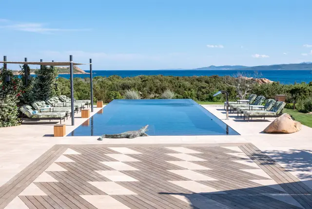Vilă cu 9 dormitoare și piscină încălzită, San Teodoro