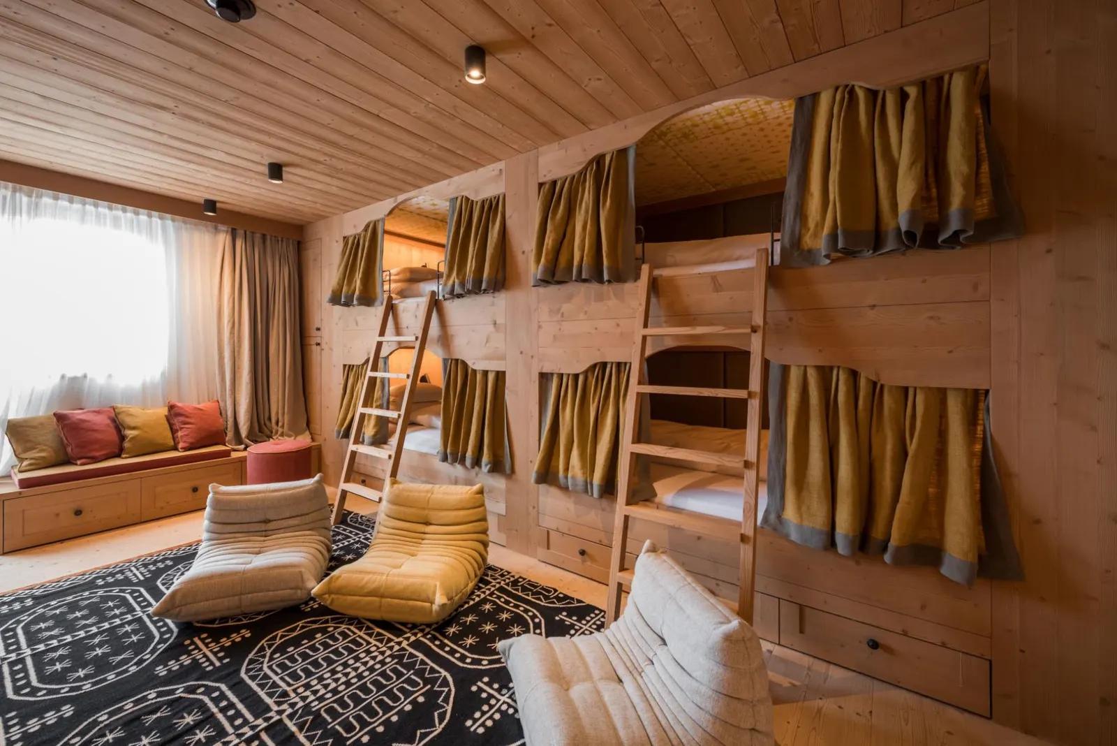 Chalet cu piscină încălzită în Lech, fotografia 20