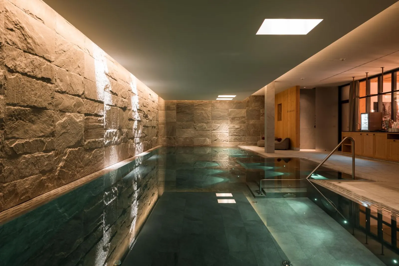 Chalet cu piscină încălzită în Lech, fotografia 23