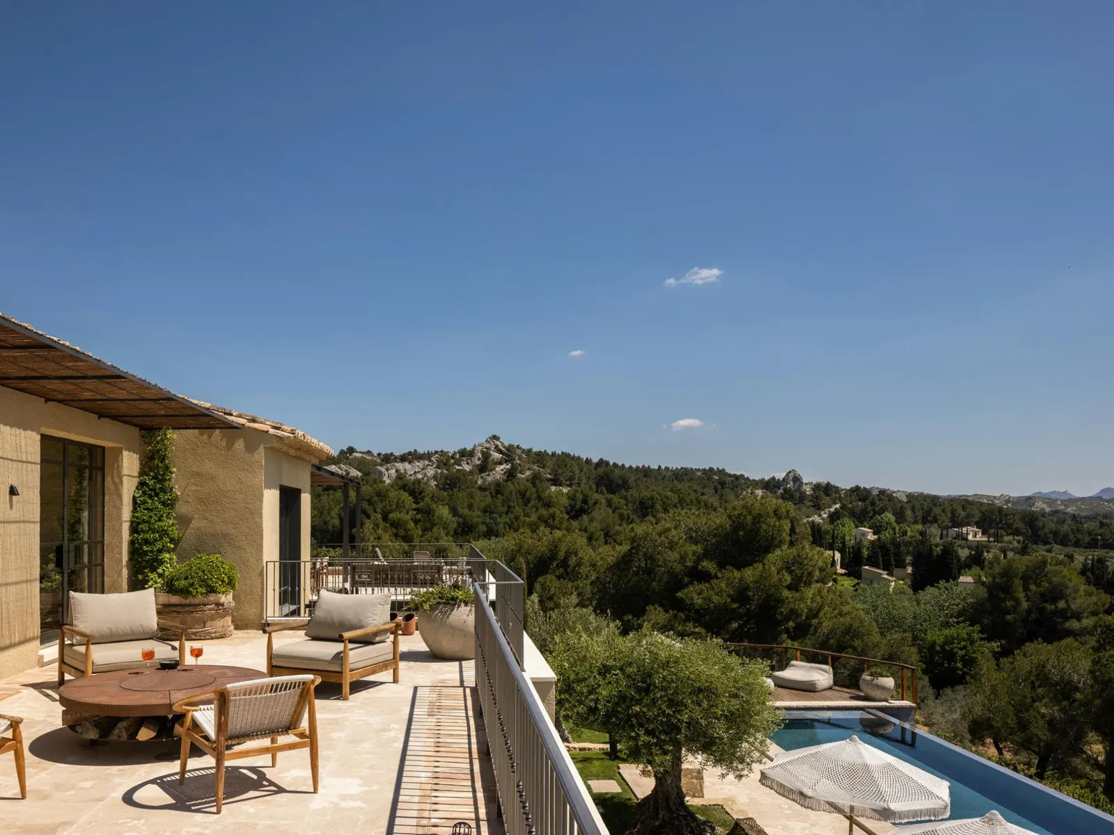4-Bed Villa with Heated pool, Paradou, fotografia 3