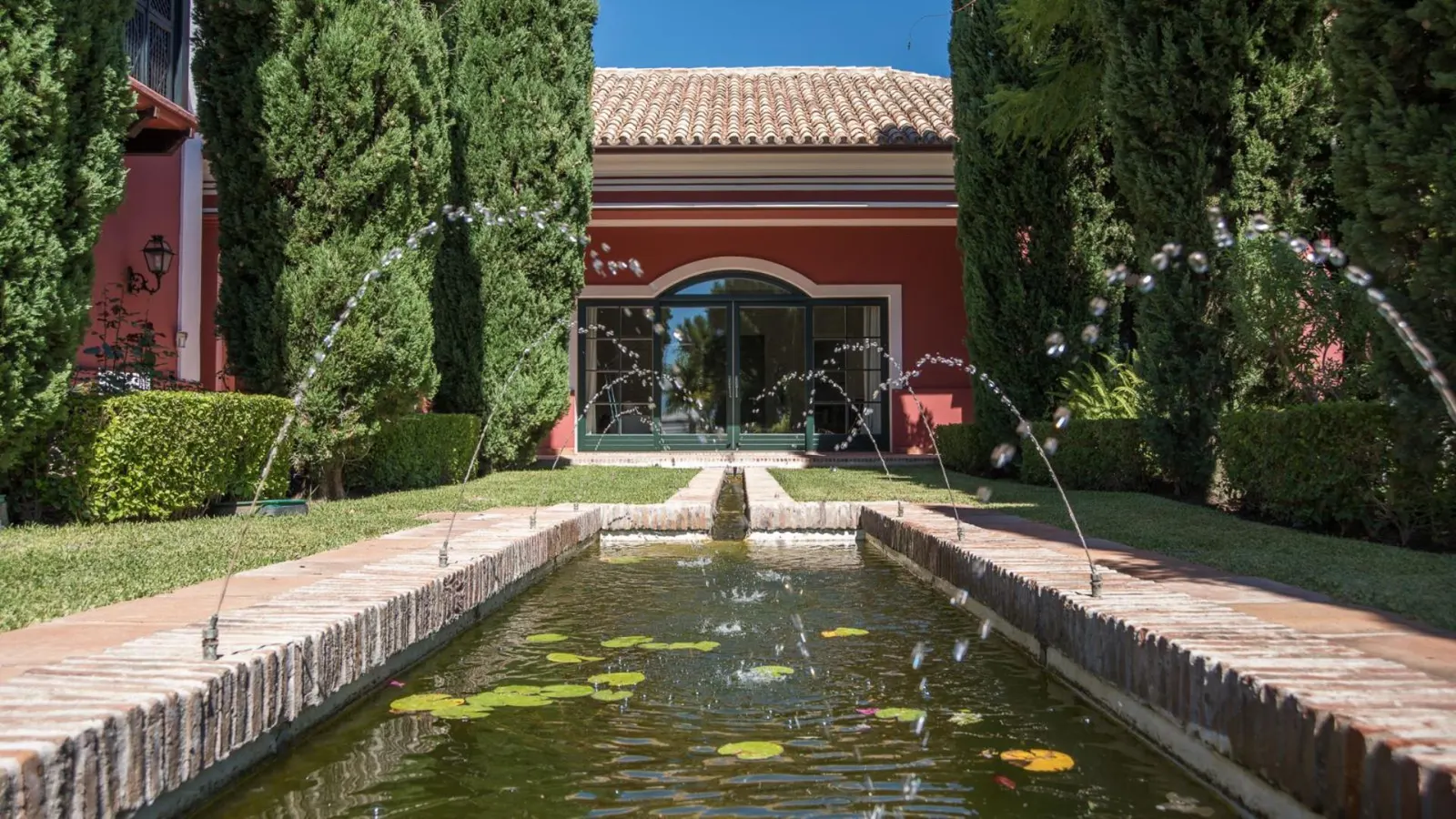 Vilă cu piscină încălzită în Artola, fotografia 9