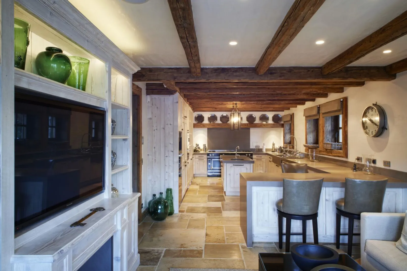 7-Bed Chalet with Heated pool, Megève, fotografia 16