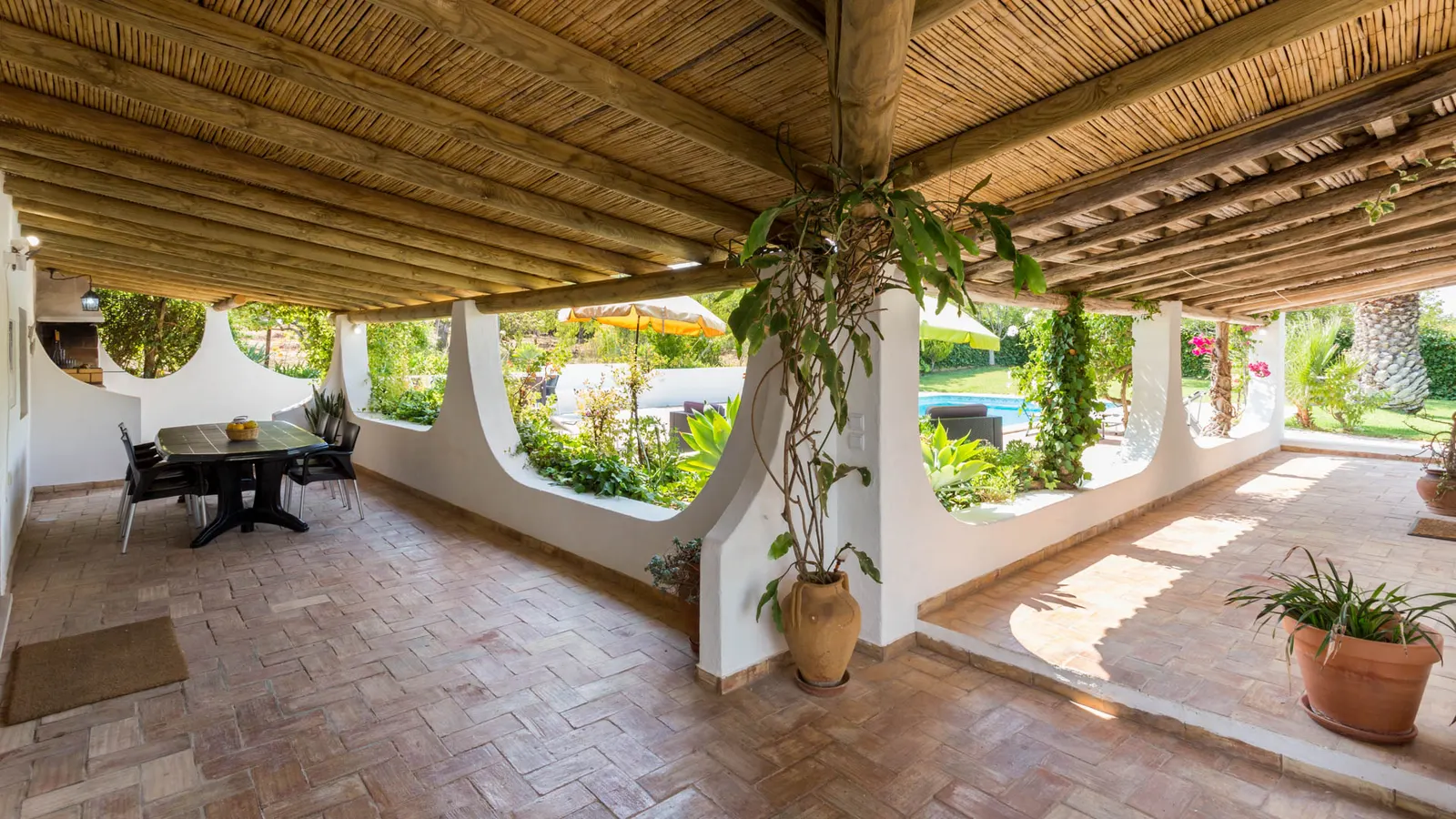7 nopți la Villa for 8 Guests in Guia, fotografia 9